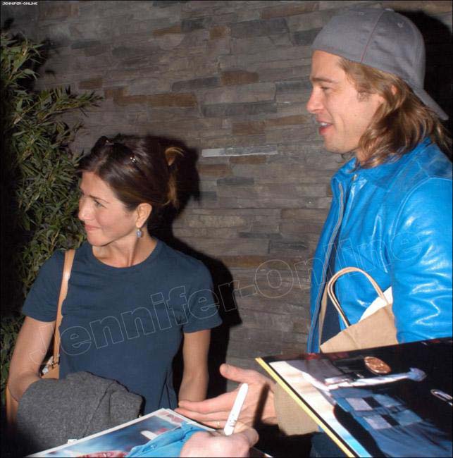 Брэд Питт и Дженнифер Анистон в Sushi Roku restaurant, 06/02/2003