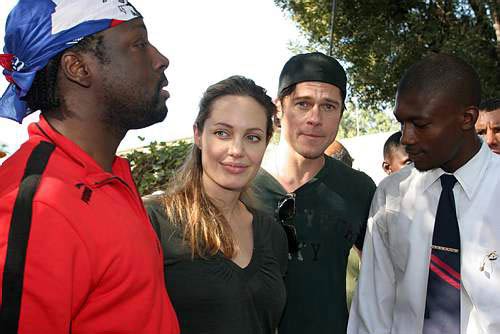 Брэд Питт, Анжелина Джоли. 13/01/2006, Гаити