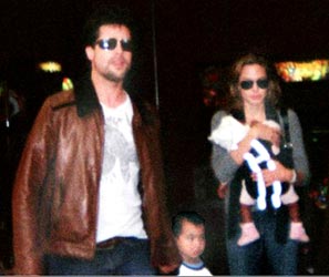 Питт, Джоли и дети в ОАЕ